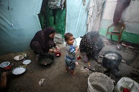 Shelter For Displaced People In Deir al-Balah