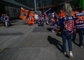 Edmonton Oilers Fans Pre-Game Buzz