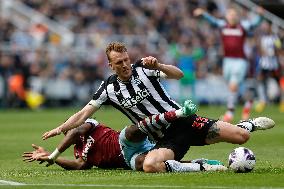 Newcastle United v West Ham United - Premier League