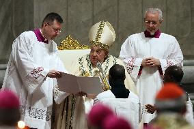 Pope Francis Presides The Easter Vigil - Vatican