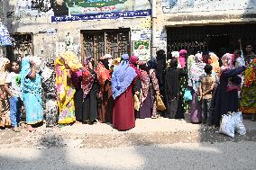 Daily Life In Dhaka