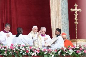 Pope Francis Presides Over Easter Mass And Urbi Et Orbi Blessing At The Vatican
