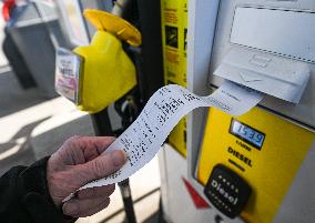Federal Carbon Tax To Raise Gas, Diesel, And Propane Prices Monday