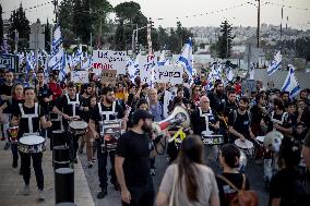 Tens of thousands take part in antigovernment protests - Jerusalem