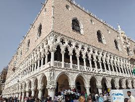 Piazza San Marco During Easter Holidays - Venice
