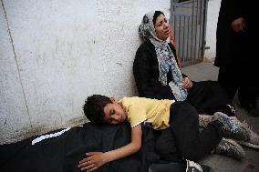 MIDEAST-GAZA-RAFAH-HOSPITAL-MOURNING