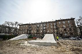 Building bomb shelter in Zaporizhzhia