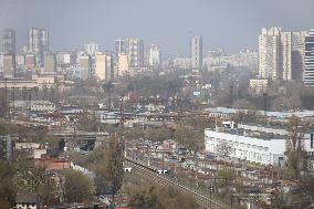 Air quality goes down in Kyiv as concentration of dust from Mediterranean rises