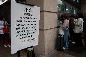 Customers Buy Green Dumplings During Qinging Festival