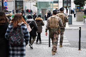 Illustration Soldats Militaires Operation Sentinelle - Paris