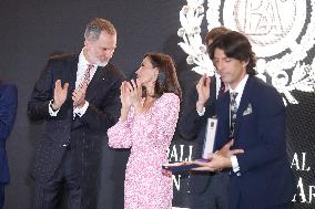 Royals At Merit In The Fine Arts Gold Medals - Cadiz