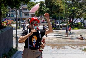 Clowns Without Borders Asociation Support Displaced Children