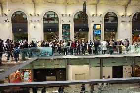 Saint-Lazare Station Evacuated Due To Suspicious Package - Paris