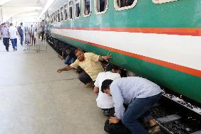 Passengers Saturate Kamrapur Railway Station
