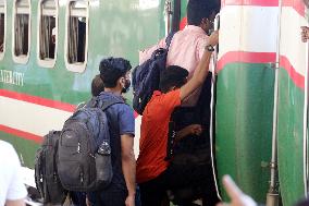 Passengers Saturate Kamrapur Railway Station