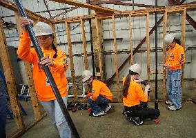 CANADA-VANCOUVER-WOMEN-SKILLED TRADES WORKSHOP