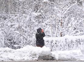 A Spring Snowstorm Dumped More Than 20 cm Of Snow - Montreal