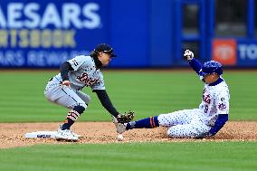 MLB Tigers Vs Mets Game One