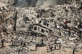 Israeli Troops Leave Gaza Al-Shifa Hospital Laying In Ruins