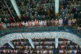 Friday Prayer During Ramadan In Dhaka