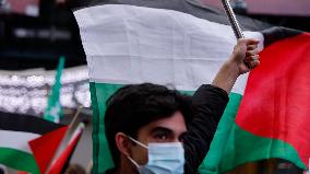 Pro-Palestinians Demonstrate On The Last Day Of The Holy Month Of Ramadan