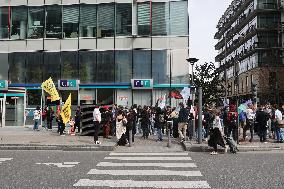 Demonstration Against Student Expulsions - Paris