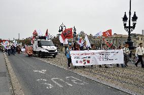 Demonstration Against 'Le Choc Des Savoirs' - Bordeaux