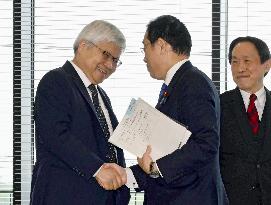 Japan PM Kishida visits TSMC's Kumamoto plant