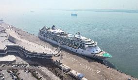 CHINA-TIANJIN-INT'L CRUISE HOME PORT-FOREIGN TOURISTS (CN)