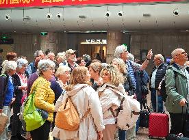 More Tourists Entering China