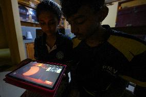 Sri Lankan Students Watch The Total Solar Eclipse Live On Nasa YouTube