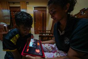 Sri Lankan Students Watch The Total Solar Eclipse Live On Nasa YouTube
