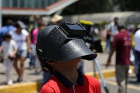 MEXICO-MEXICO CITY-SOLAR ECLIPSE