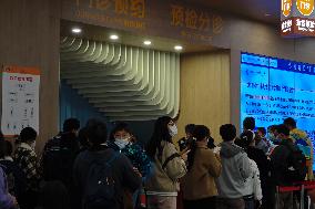 Children See Doctors in Shanghai