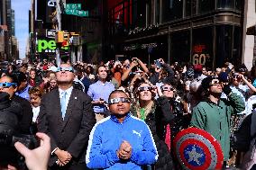 North America Awed By Total Solar Eclipse - NYC