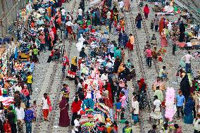 Makeshift Shops Set Up Along A Rail Track - Dhaka