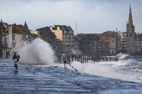 The Storm Pierrick Hits Saint-Malo