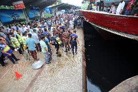 At Least 5 Killed In Sadarghat Ship Accident - Dhaka