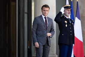 Emmanuel Macron greets Albania Prime Minister - Paris