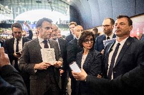 President Macron And Rachida Dati At Paris Book Festival - Paris