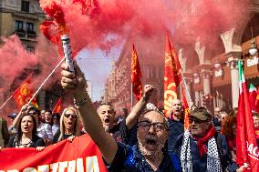 Protest Of Automotive Workers To Ask For The Relaunch Of The Car In Italy