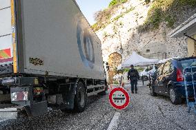 Visit To The Border Post Between France And Italy - Menton