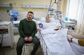 Volodymyr Zelenskyy Visits Military Hospital in Chernivtsi