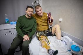 Volodymyr Zelenskyy Visits Military Hospital in Chernivtsi