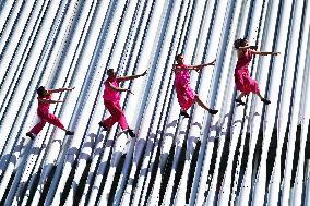Bandaloop Vertical Dancers Show - Dallas