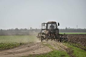 Preparation for sowing campaign in frontline areas of Zaporizhzhia region