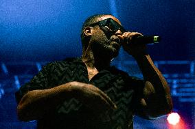 Blue Perform Live In Milan, Italy