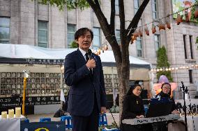 Rebuilding Korea Party Leader Cho Kuk And Members Visit Families Of Itaewon Tragedy Victims