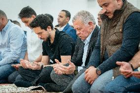 Arab Leaders Pray for Eid el Fitr