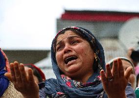 6 Dead After Boat Overturns In Srinagar - India